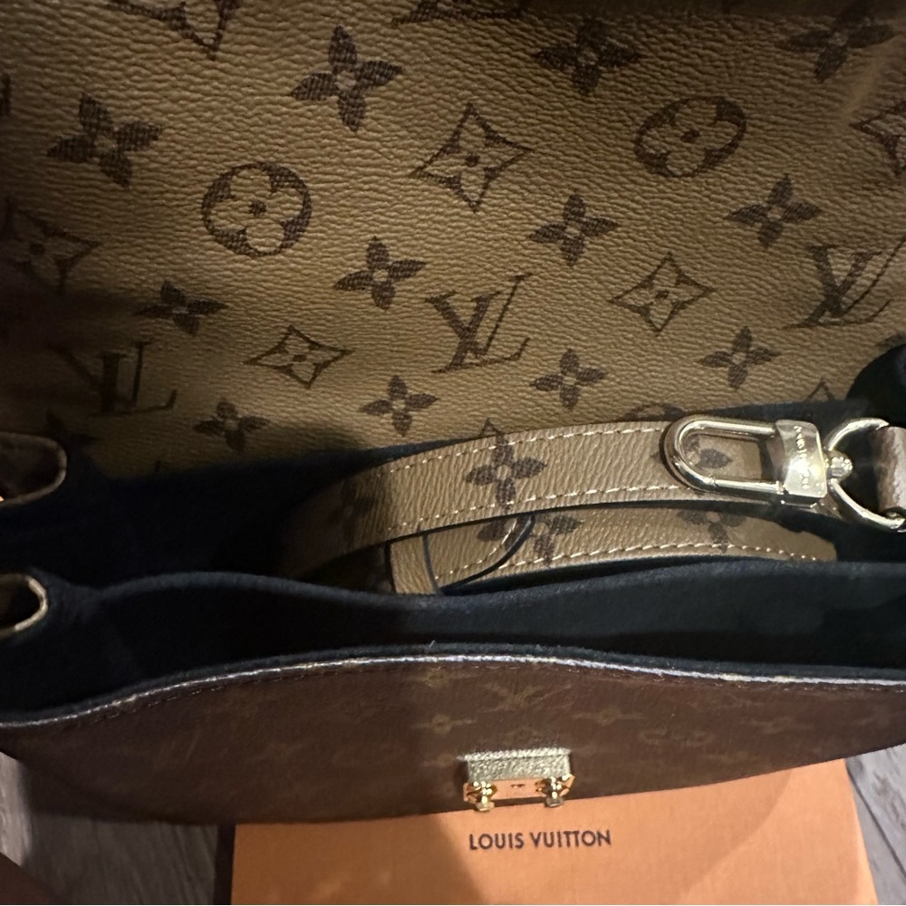 Louis Vuitton Pochette Métis Monogram Reverse - Picture 9 of 10